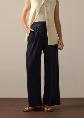 PETITE Leggy™ Liv Elastic Plisse Straight Leg Pants